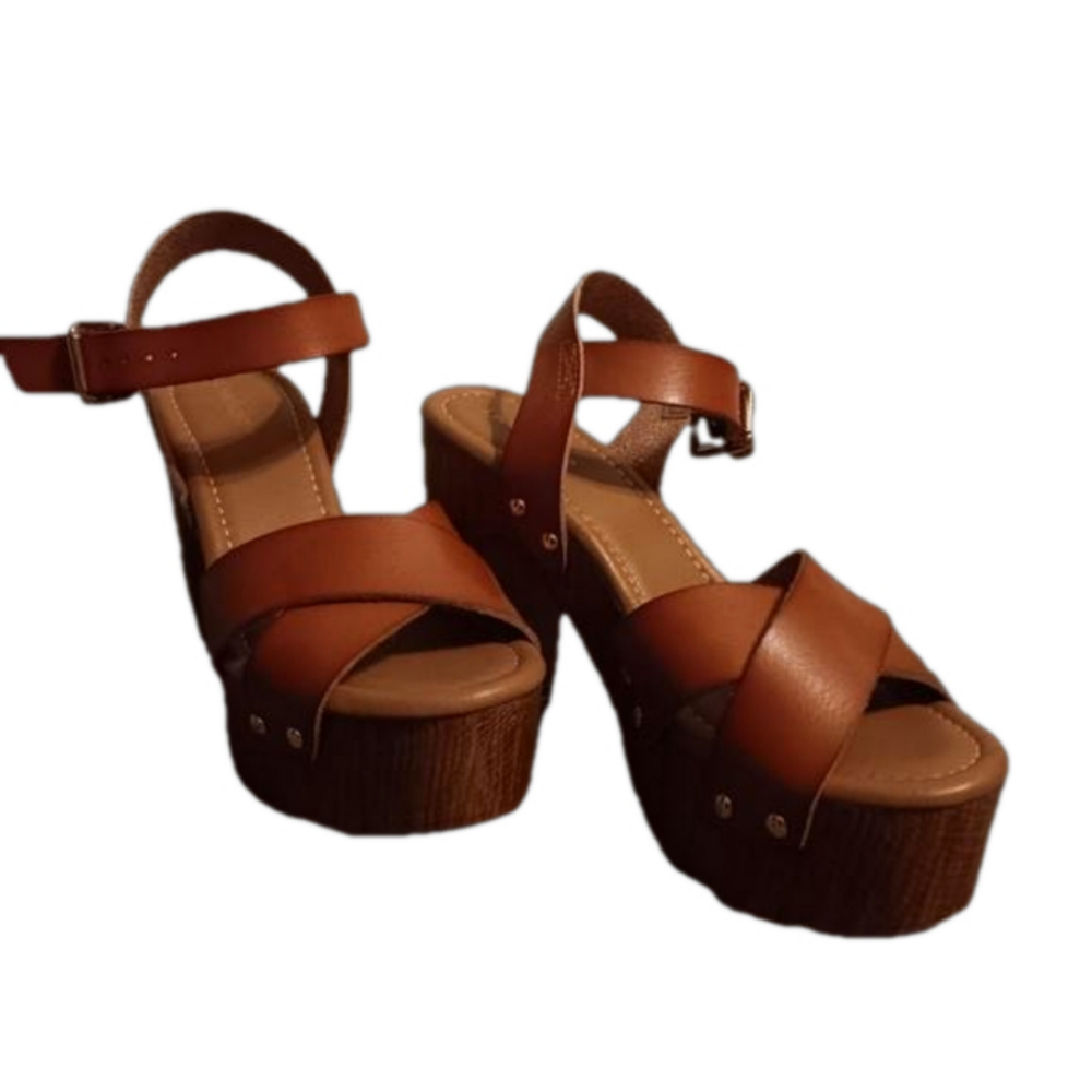 ***NEW IN BOX***Wooden Platform Sandal